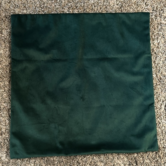 1 Velvet Throw Pillow Cover Soft Cozy Luxury Cushion 18 x 18 Inch Dark Green - Picture 4 of 4